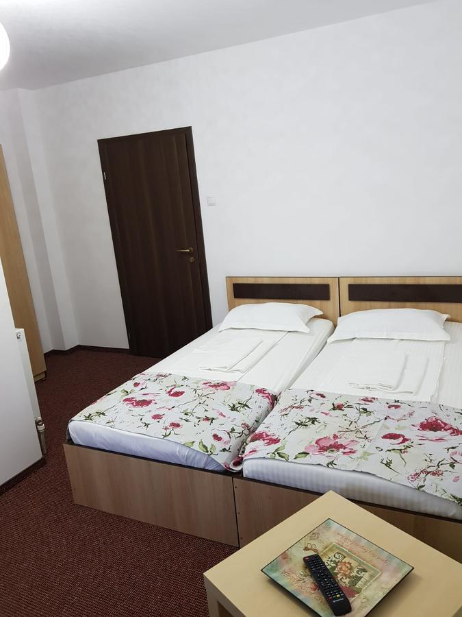 Pensiunea Heaven Bascov Exterior foto